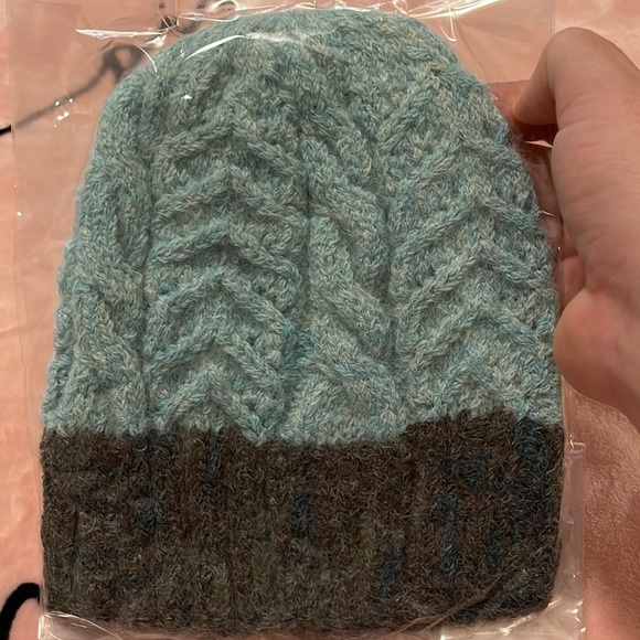 Baby Alpaca handmade hat 🌟 - Picture 3 of 3